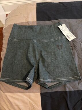 Firmabs Women’s High Waisted Cargo Shorts Size small Denim Green